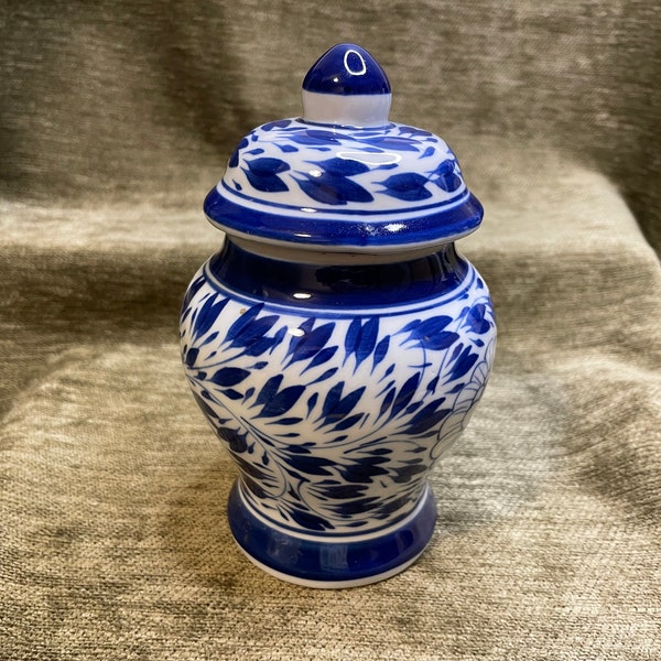 Cobalt Blue Floral Ginger Jar with Lid, Asian Ginger Jar or Urn, Blue and White, Floral Theme, Garden Theme, 6.5"T, 4" Tall, 4" Widest