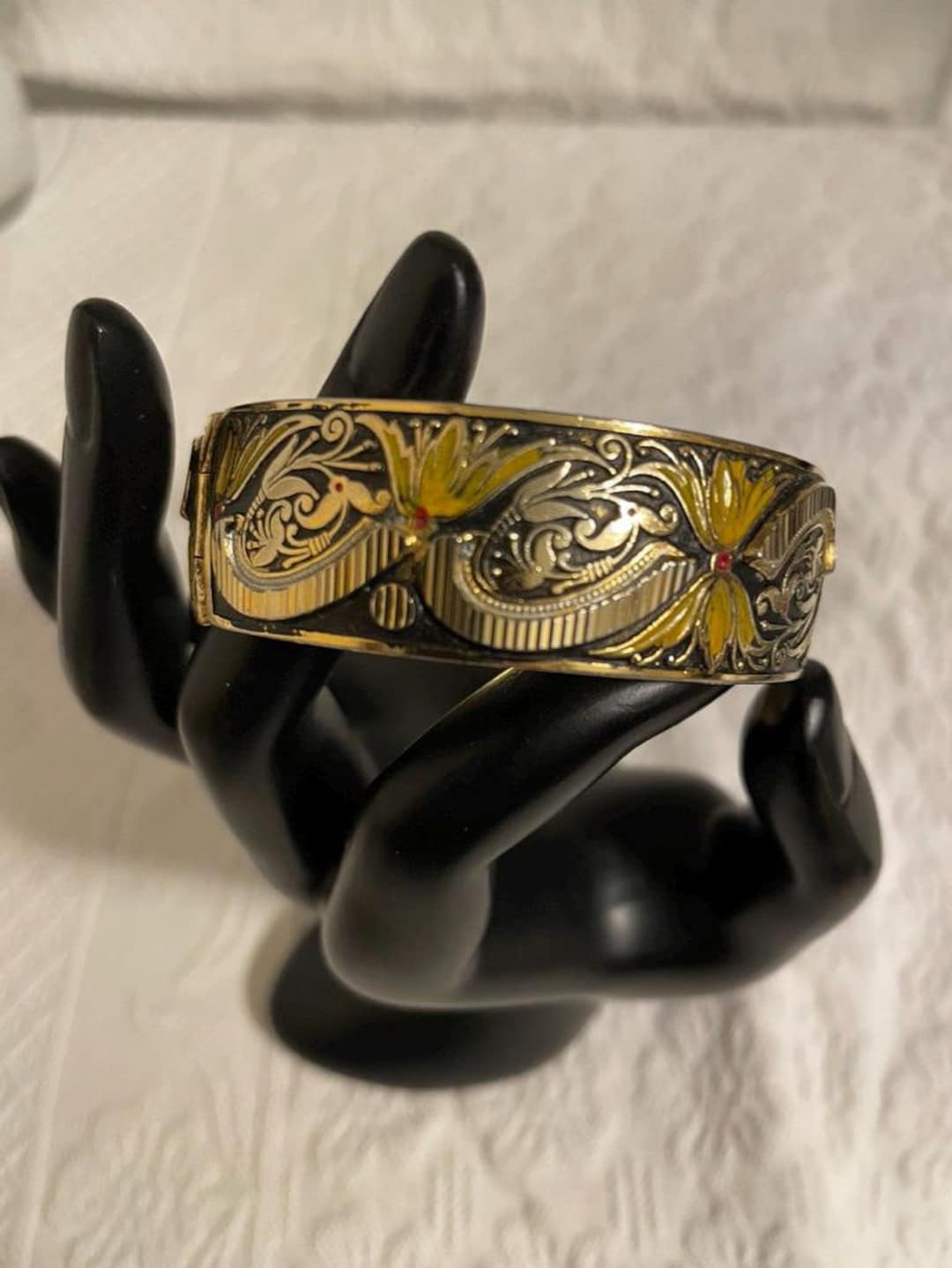 Damascene Floral Cuff Bracelet: Gold Plated Hinged Bangle  display picture 1
