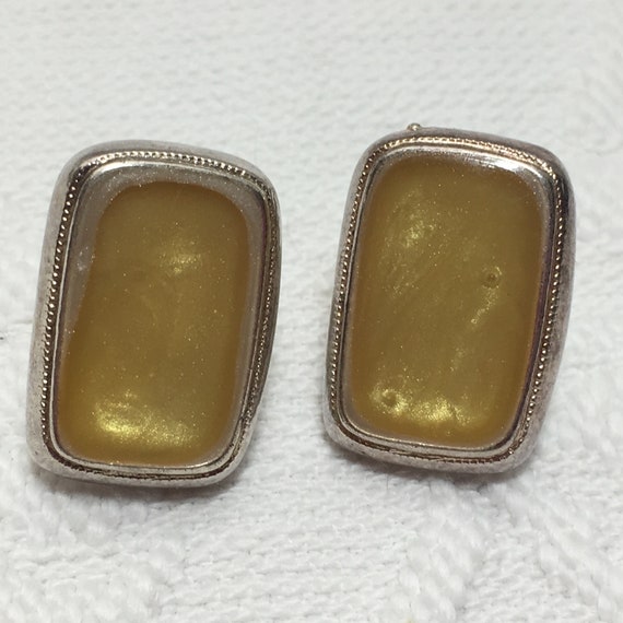 Kenneth Cole Pierced Stud Earrings KC Gold Tone With Pale Honey Resin Insert Earrings Honey and Gold Studs Rectangular Studs Etsy UK