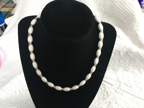 Monet Choker White Lucite Beads with Gold Tone Se… - image 2