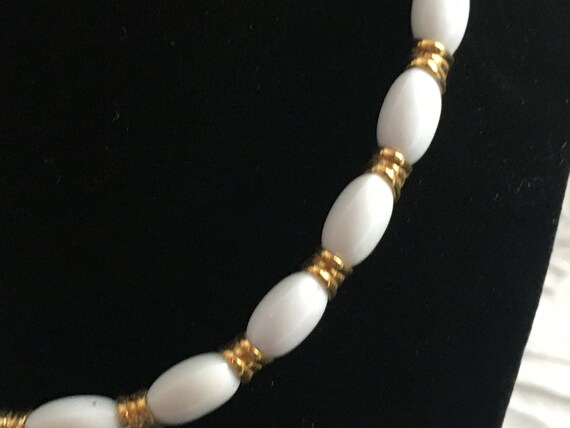 Monet Choker White Lucite Beads with Gold Tone Se… - image 4