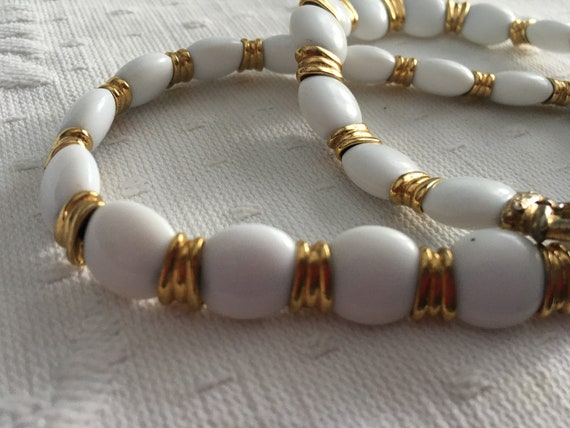 Monet Choker White Lucite Beads with Gold Tone Se… - image 10