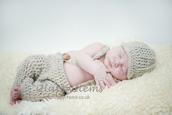 newborn hat and pants set