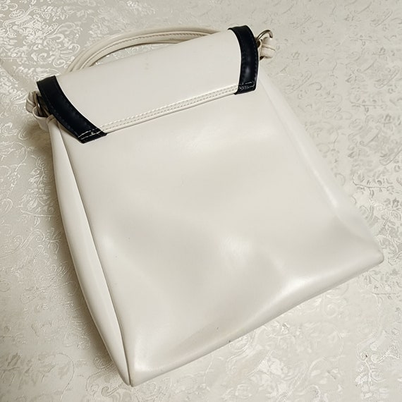 Vintage 1960s White Sailor Style Handbag - image 5