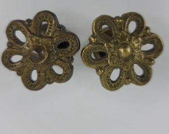 Antique Vintage Brass Metal Floral Knobs Drawer pulls handles set of 3