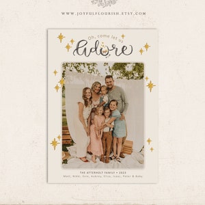 Plantilla de tarjeta navideña con foto religiosa dibujada a mano con la estrella del pesebre Adore / Oh Come Let Us Adore Him / Canva