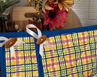 Plaid Quilted potholder for the modern kitchen, housewarming gift for bakers, gift for women.