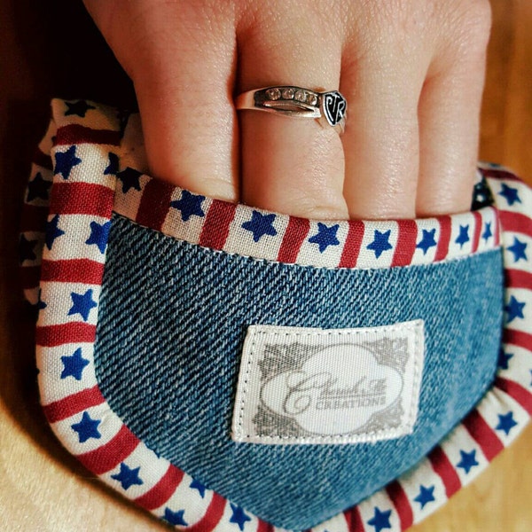 Patriotic country kitchen, upcycled denim Mini Pot holder, mom gift, Holiday Mini mitts, housewarming gift, hostess gift, white red and blue