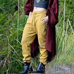 Geo Joggers // Bio-Baumwolle Hose in gelb / Unisex / Sportbekleidung / Yoga / Loungewear / Heilige Geometrie / Männer / Frauen / geometrisch / Sweats