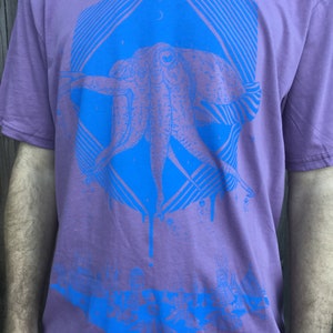 The Pharaoh Cuttlefish Men's Organic Cotton Tee Shirt / Cuttlefish / Nature / Egyptian / Astronaut / Spaceship / Sci-fi / Pyramid / Ocean image 3