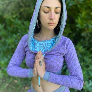 The Pixie Crop - Organic Cotton Cowl Hooded Crop Hoodie / Women&#39;s Yoga Crop Top / Natural Dance wear / Sacred Geometry / Geometric Print