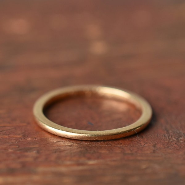 1920s 18K Antique Thin Ostby & Barton Stacking Wedding Band in Yellow Gold