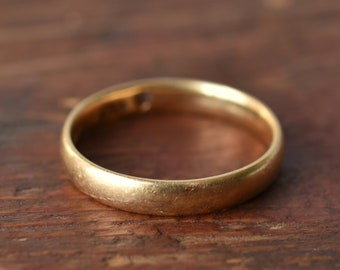 1880s 18K Antique Heavy European Made Wedding Band Ring in Yellow Gold