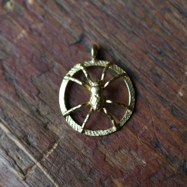 1980s 14K Vintage Spider Charm Pendant in Yellow Gold