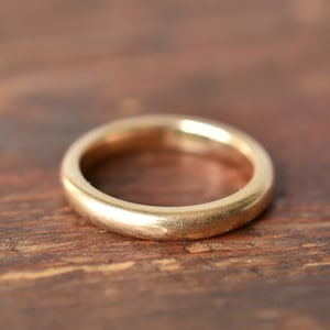 1900s 14K Antique Heavy Rounded Stacking Wedding Band Ring in Yellow Gold