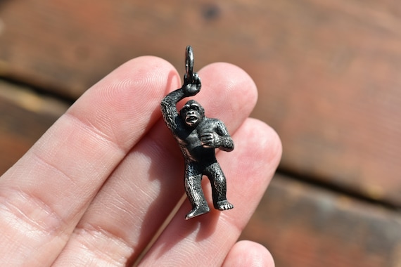 1990's Vintage Estate Heavy King Kong Charm Penda… - image 4