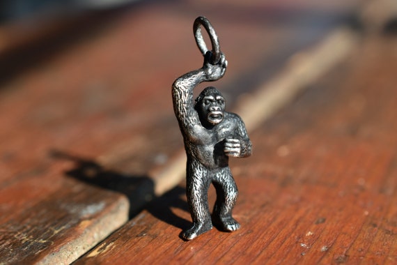 1990's Vintage Estate Heavy King Kong Charm Penda… - image 1