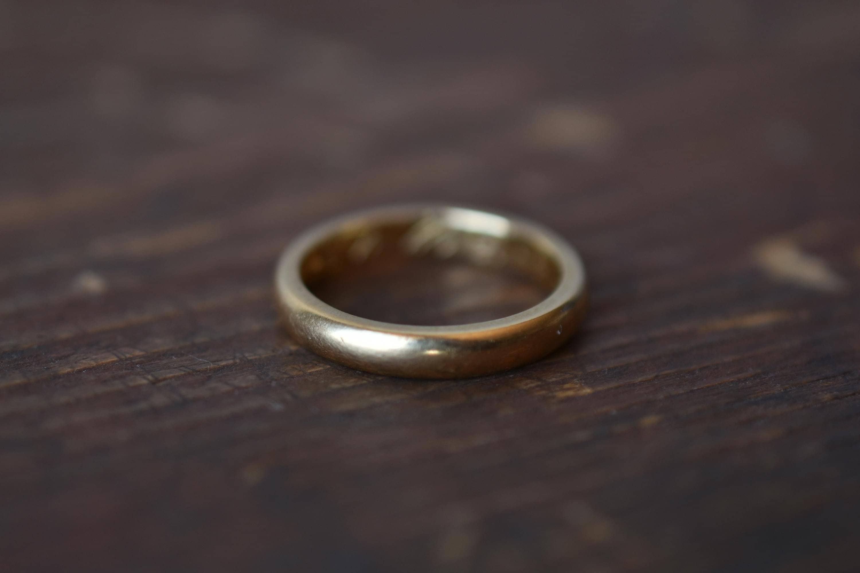 1900s 18K Antique Heavy Rounded Wedding Band Engraved "Sept 4th 06" in Yellow Gold