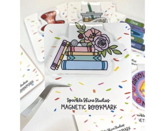 Marque-page magnétique fait main - « Belle pile de livres » (marque-page mignon, cadeau livresque, cadeau pour les lecteurs, cadeau pour les amoureux des livres)