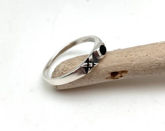 Schwarzer Onyx Blume Silber Ring / Onyx Blume Silber Band 4-10 / Onyx Stapelring 3.6 mm / Onyx Frauenring / 925