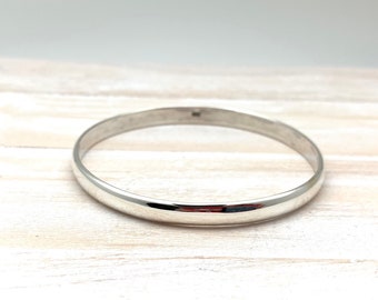 Massief zilveren armband klein formaat / effen armband 6 tot 7" / 6 mm kleine glanzende koepel sterling armband / klein formaat / stapelbaar / 925 zilver