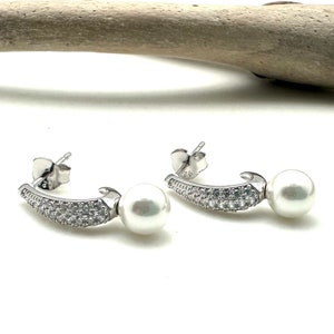 Pearl Silver Post Earrings / White Pearl Silver Stud Earrings / Pearl Stud Earrings / June Birthstone / 925