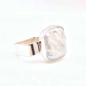 Organic Pearl Silver Ring // Squared 925 Sterling Silver Setting // Japanese Pearl Ring // Size 8
