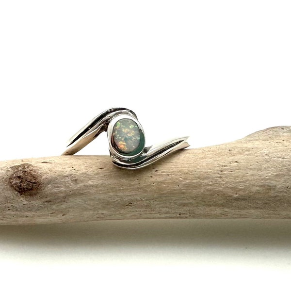 White Opal Wave Ring - White Opal Wave / 925 Sterling Silver - Size 4, 5, 6, 7, 8, 9, 10