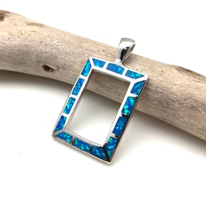 Aquablå opalhänge // 925 sterlingsilver // Rektangulär opal // Blå eldopalhänge