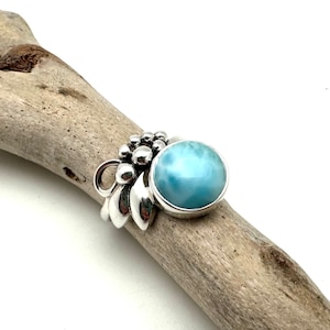 Larimar Ring size 9 // 925 Sterling Silver // Natural Larimar Leaf Ring