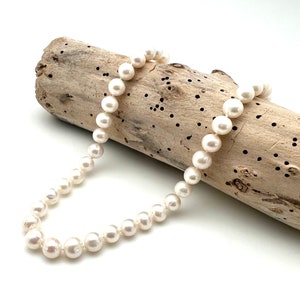 White Pearl Necklace 17” // White Classic Pearl Necklace 8mm Hanc Knotted // Sterling silver Clasp