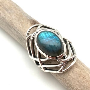 Labradorite Silver Ring size 8 / Labradorite Celtic Ring / Labradorite Cage Ring / 925 Sterling Silver