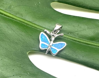 Colgante de mariposa de ópalo azul de 15 mm // Colgante de mariposa de plata // Collar de mariposa de ópalo // Plata de ley 925