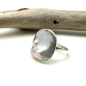 Pearl Silver Ring Size 6 // White Pearl Silver Ring // Free Form Pearl Ring // Organic Setting // Freshwater Pearl Ring // 925 Silver