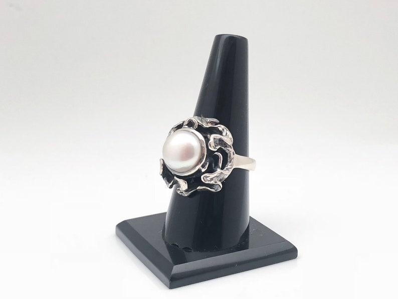 Pearl Ring // Oxidized Abstract Setting // Silver Pearl Ring // Sterling Silver // Size 8 image 3