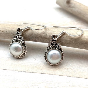 White Pearl Dangly Earrings // White Pearl Bali Earrings // Natural Round Shape // Silver Pearl Earrings // 925 Sterling Silver