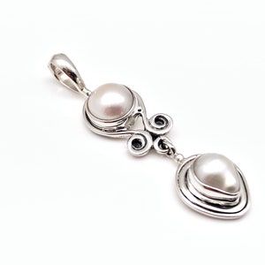 Pearl Pendant // Multi-Stone Freshwater Pearl Pendant // 925 Sterling Silver Setting // Natural Freshwater and South Sea Pearl Pendant