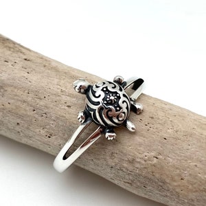 Hawaiian Turtle Ring / Silver Turtle Ocean Ring / Etched Turtle Ring / Oxidized / 4, 5, 6, 7, 8, 9, 10 / Sterling Silver