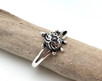 Hawaiian Turtle Ring / Silver Turtle Ocean Ring / Etched Turtle Ring / Oxidized / 4, 5, 6, 7, 8, 9, 10 / Sterling Silver