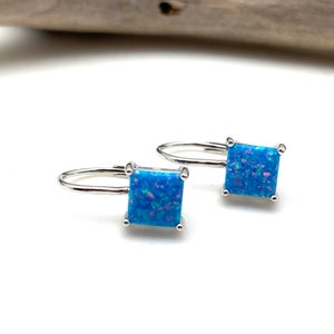 Blue Opal Lever-back Ohrringe / Blauer Opal Rechteck 8mm Dangly / 925 Sterling Silber