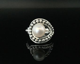 Beaded Pearl Ring // Pearl Statement Ring // 925 Sterling Silver // Beaded Teardrop Setting // Silver Pearl Ring
