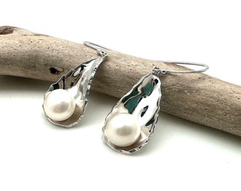 Oyster Shell Pearl Earrings // Pearl Earrings // 925 Sterling Silver // Pearl Jewelry