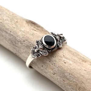 Black Onyx Small Silver Ring 4-10 / Black Onyx Tropical Leaf Silver Ring / Delicate Ring / Women&#39;s Ring / 925 Sterling