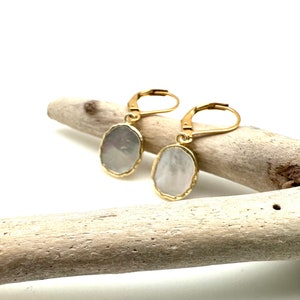 Mother of Pearl Gold Dipped Earrings / Minimalist Mother Of Pearl Gold Earrings / Oval MOP / Natural Shell / Gold Fill