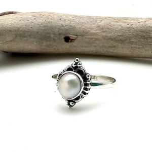 Beaded Pearl Ring 5 - 9 // Simple Pearl Ring // 925 Sterling Silver // Beaded Oval Pearl Ring  // Silver Pearl Ring // Fresh Water Pearl