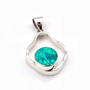 Green Opal Pendant // Fire Opal Pendant // 925 Sterling Silver // Forest Green Color // Hammered Oval Setting