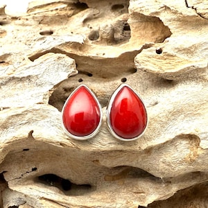 Koralle Ohrstecker 18 mm // Rote Koralle Ohrstecker // Natürliche Silberfassung // Schmuckkoralle 925 Sterling