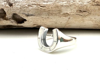 White Turquoise Horse Shoe Ring 9-12 // 925 Sterling // Good Luck // Natural White Turquoise // U Shape 14mm