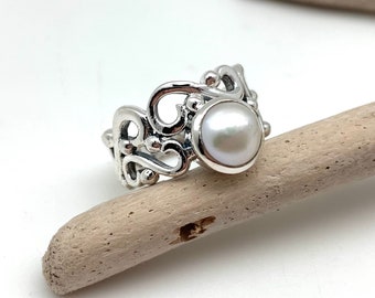 Anillo de plata con perla blanca y espiral, talla 8 y 9 / Anillo de plata con perla blanca / Banda de plata con perla / Declaración de perla / Plata esterlina con perla de agua dulce