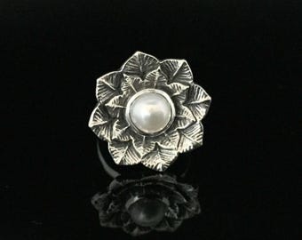 Flowering Pearl Ring // 925 Sterling Silver // Oxidized Hand Cast Setting  // Natural South Sea Pearl